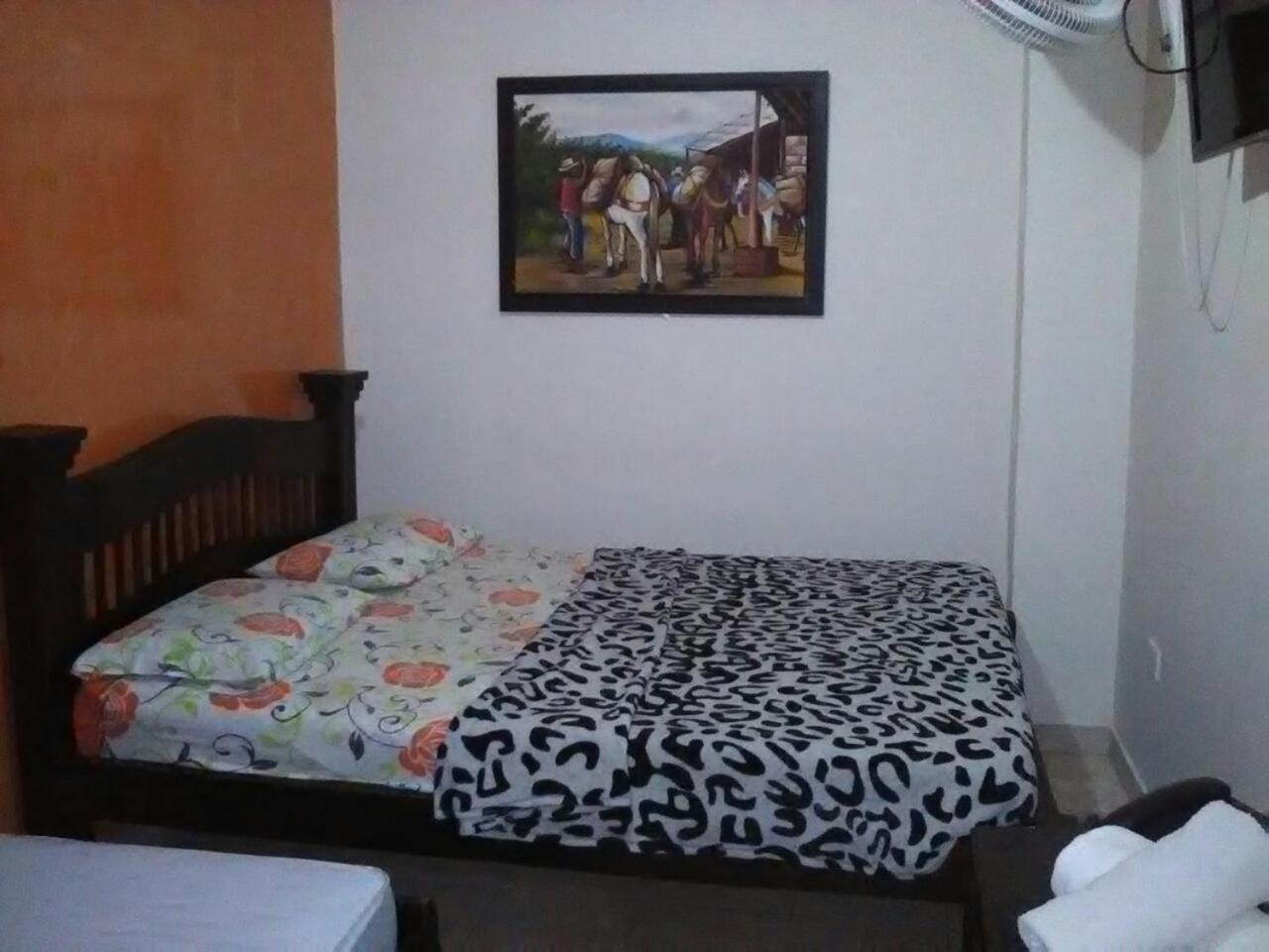 Hotel Emperatriz Armenia  Ngoại thất bức ảnh